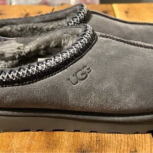 Men’s gray Ugg slippers